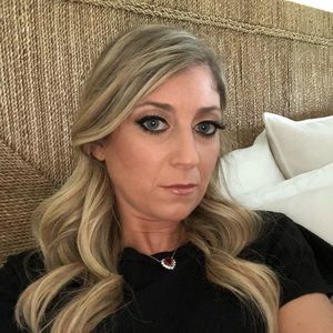 Meet your Posher, Cynthia